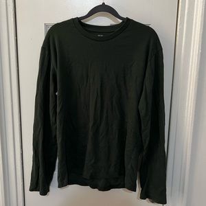 UNIQLO long sleeve tee